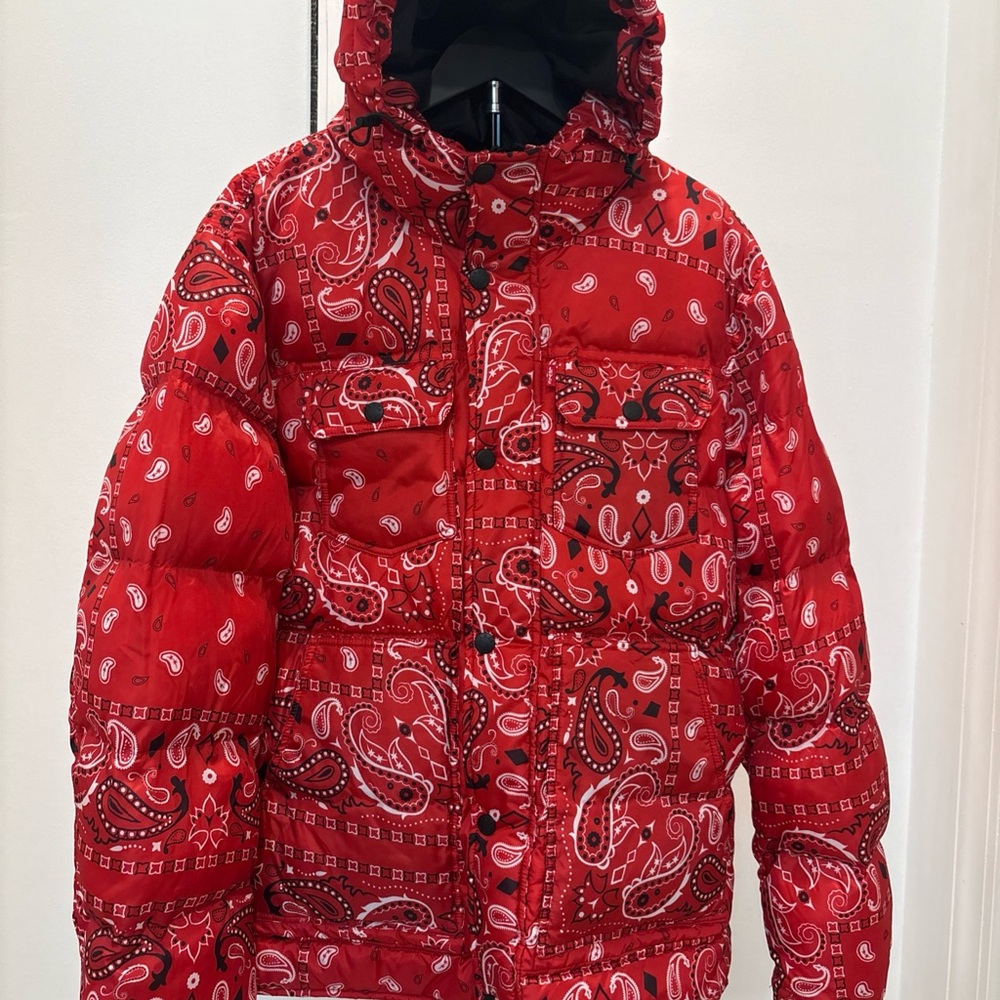 NWT Levi's Mens Hooded Puffer Trucker Jacket Red Bandana M Polyester MSRP $225
